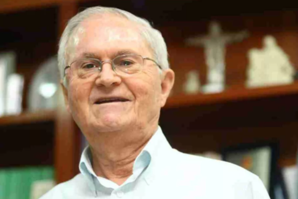 Agostiniano realiza missa em memória de um ano de falecimento do Padre César