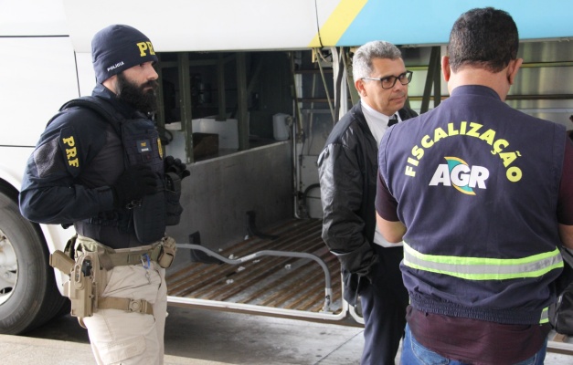 AGR e PRF firmam parceria para reforçar fiscalização do transporte em Goiás