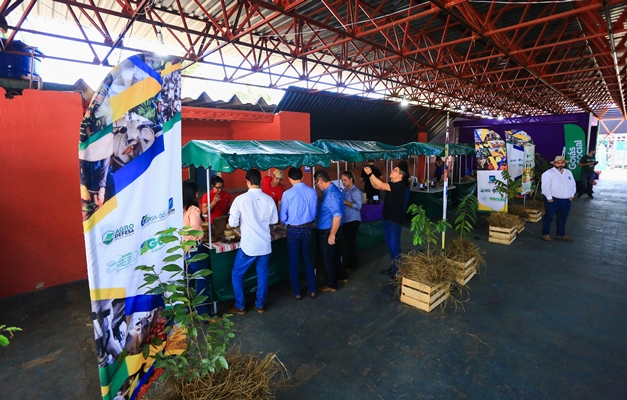 Agrodefesa promove ações de educação sanitária na Pecuária de Goiânia