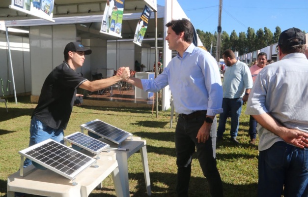 Agrotecnoleite apresenta tecnologia para cadeia leiteira em Morrinhos