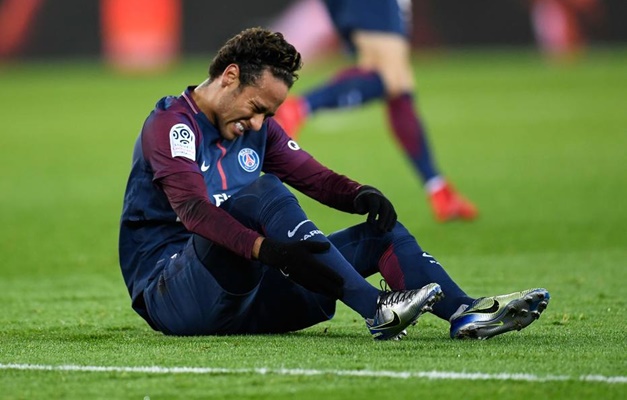 Ainda com dores na coxa, Neymar volta a desfalcar o PSG contra o Guingamp