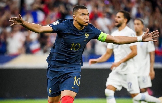 Al-Hilal faz proposta bilionária para tirar Mbappé do PSG, diz emissora