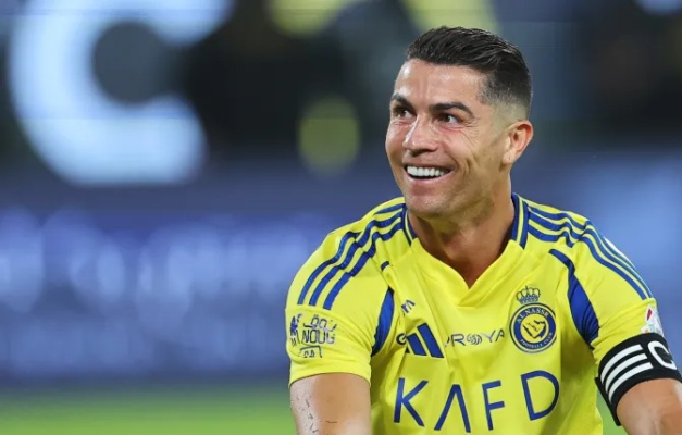 Al-Nassr anuncia a renovação de contrato de Cristiano Ronaldo até 2027