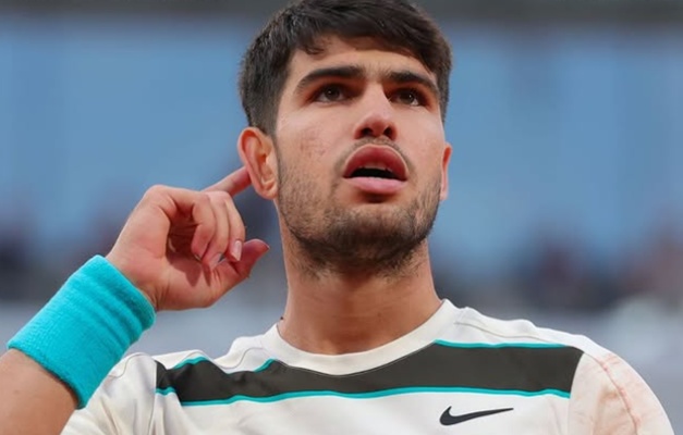 Alcaraz salva 3 match points e leva o bi em Roland Garros na final mais longa da história