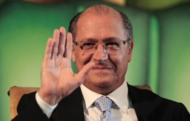 Alckmin dá largada em campanha presidencial sob pressão