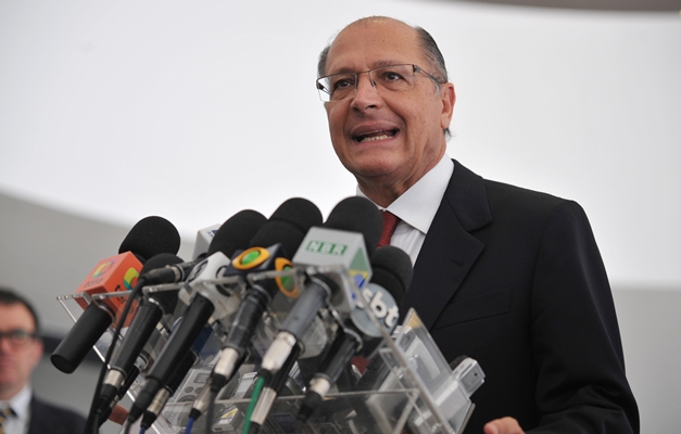 Alckmin pede fim do PIS/Cofins para companhias de água de todo o Brasil 