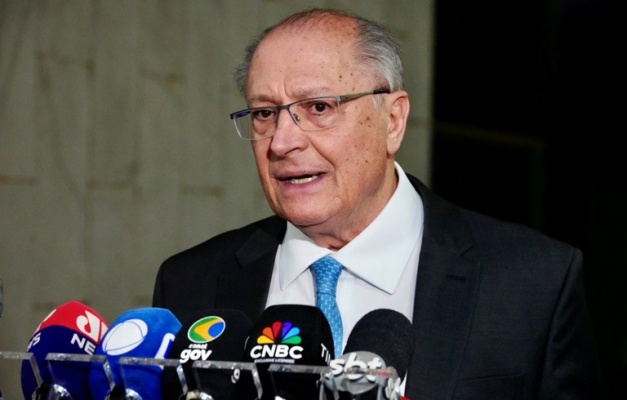 Alckmin sobre tarifaço de Trump: 'Se depender de nós, acaba amanhã'