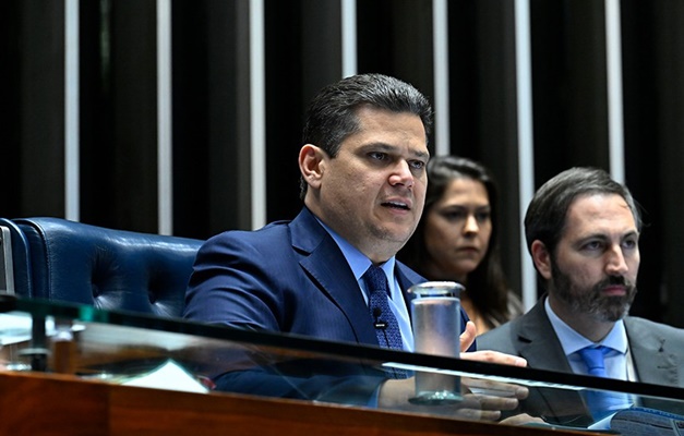 Alcolumbre arquiva PEC da Blindagem após rejeição da proposta em comissão