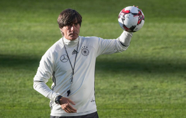 Alemanha anuncia permanência de Löw na seleção após campanha vexatória na Copa