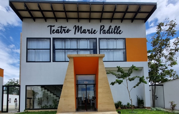 Alexânia ganha novo teatro com espetáculo da Cia “Os Melhores do Mundo”