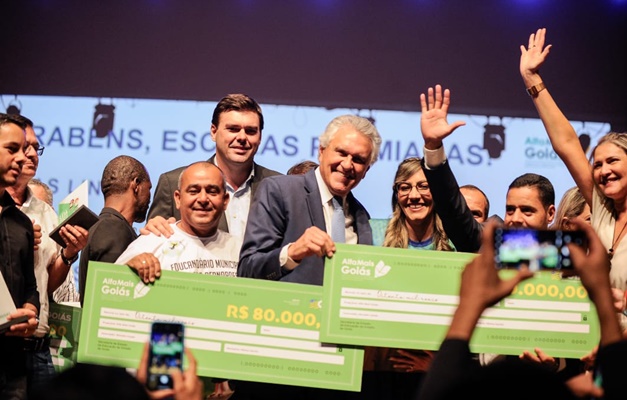Alfabetização: Caiado premia 150 escolas goianas por desempenho em 2022
