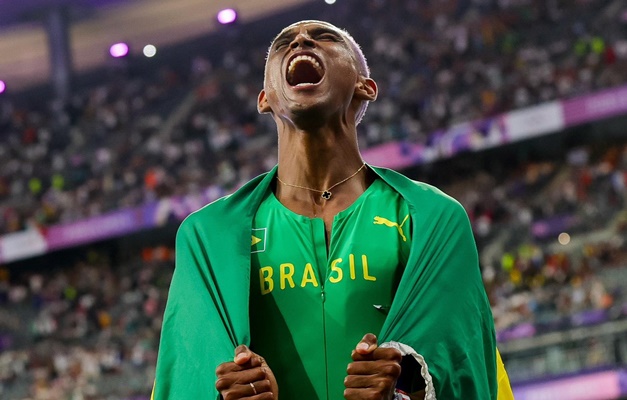 Alison dos Santos, o Piu, conquista bronze após chegar à final no sufoco em Paris-2024