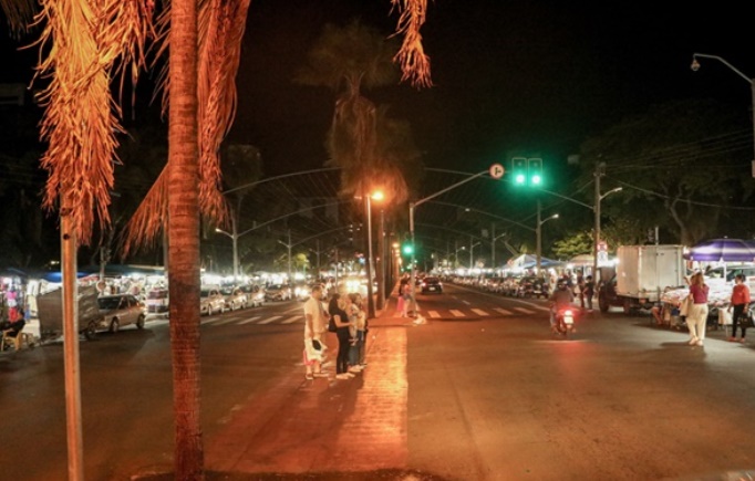 Alternativas para estacionamento de feirantes em Goiânia pautam reunião