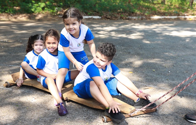 Alunos da educação infantil de Goiânia participam de festival de brinquedos