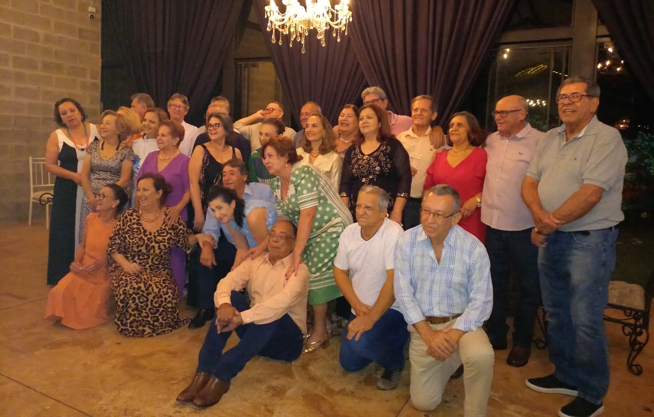 Alunos de Iturama comemoram 50 anos de formatura 