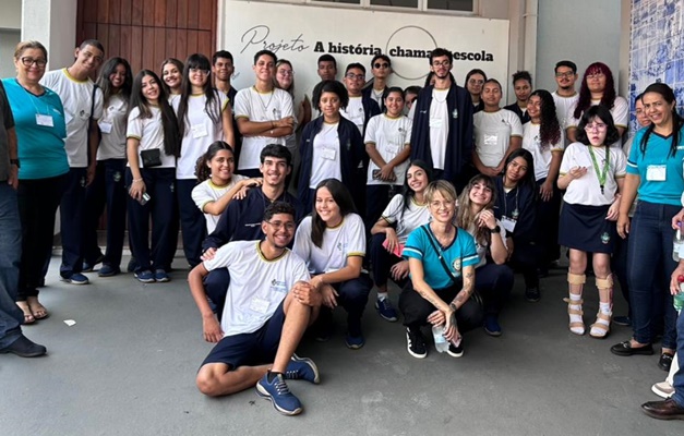 Alunos do Colégio Estadual José Rodrigues Naves visitam o IHGG