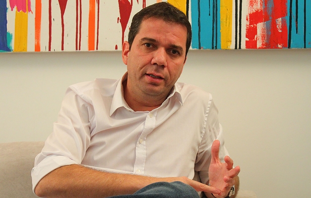Alysson Lima deixa apresentação de jornal para se dedicar à pré-campanha 