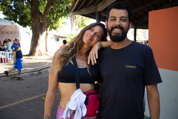 Amantes dos discos de vinil se reúnem na feira Vinilândia, em Goiânia