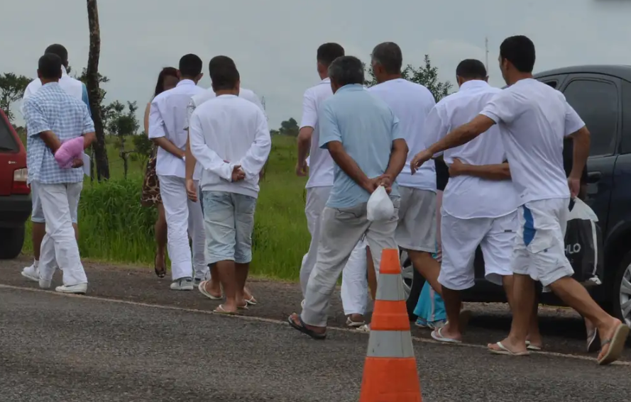 Análise de veto é adiada e haverá 'saidinha' de presos no Dia das Mães