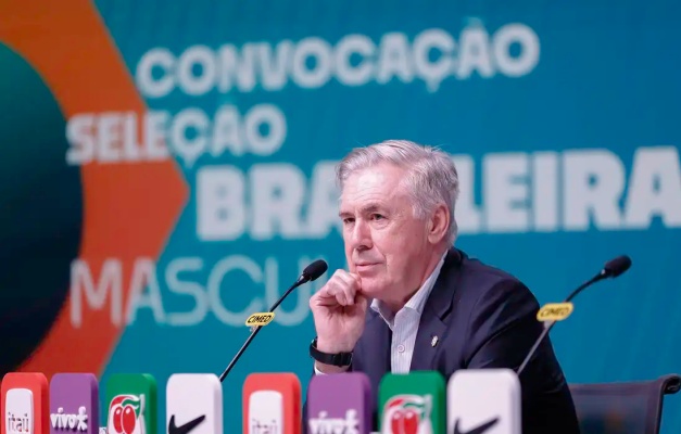 Ancelotti convoca Vitor Roque e banca Fabrício Bruno na seleção