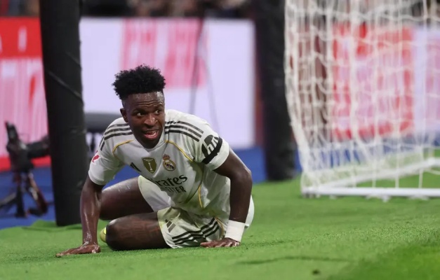 Ancelotti minimiza polêmicas de Vini Jr.: 'Não sou pai, quero ser para ele só um treinador'