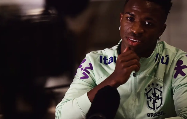Ancelotti projeta "melhor versão" de Vinícius Júnior na seleção