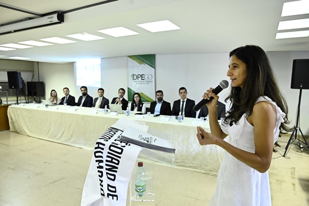 Ângela Cristina dos Santos é a primeira ouvidora-geral eleita da DPE-GO