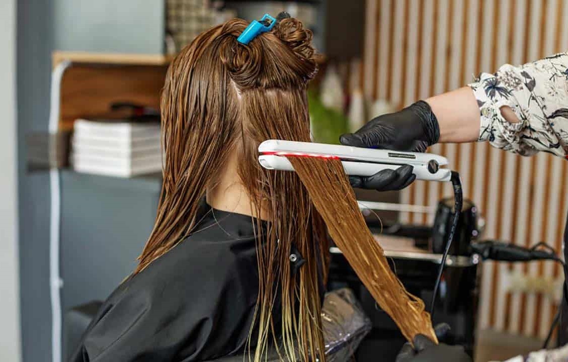 Anvisa alerta sobre uso do formol como alisante de cabelos