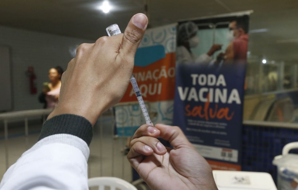 Anvisa autoriza nova fase de testes com vacina brasileira contra covid-19