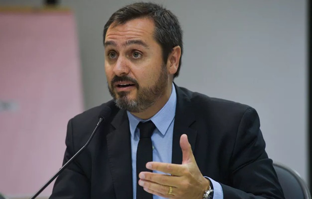 Ao lado de Andrei Rodrigues, Flávio Dino anuncia novos nomes para PF