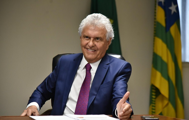 Ao lado de Zema e Eduardo Leite, Caiado participa de evento sobre economia
