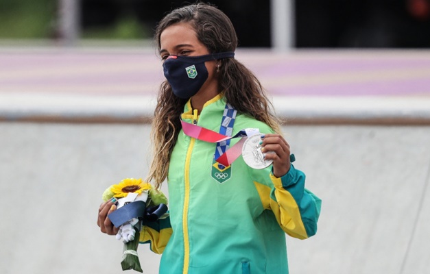 Aos 13 anos, Rayssa Leal faz história e conquista a prata nos Jogos de Tóquio