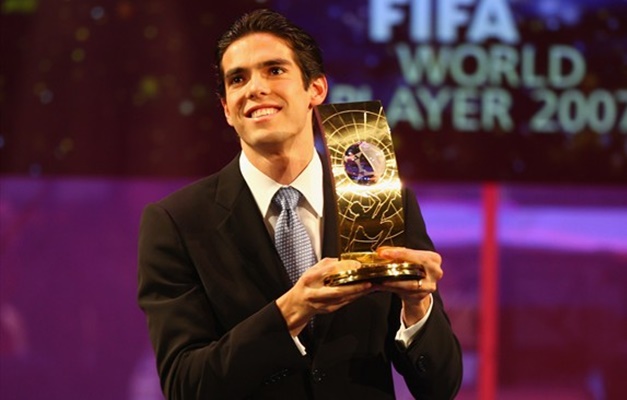 Kaká é eleito melhor jogador do mundo – efemérides do éfemello