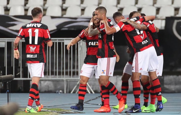 Após briga de torcedores, Fla vence Botafogo, garante vaga e elimina rival
