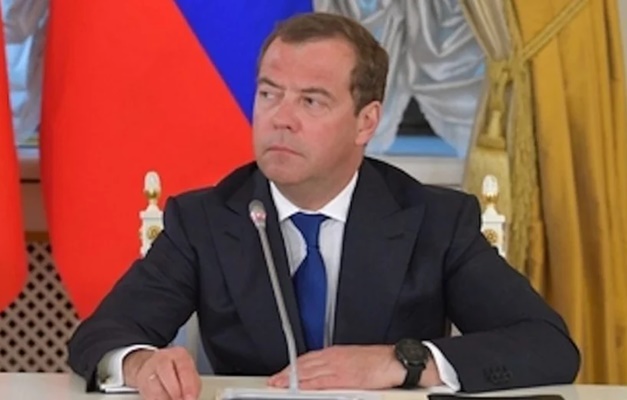 Após falas de Trump, Medvedev nega que Rússia tenha intenção de fornecer armas nucleares ao Irã