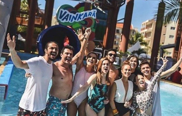 Após morte de turista, famosos apagam fotos em brinquedo do Beach Park