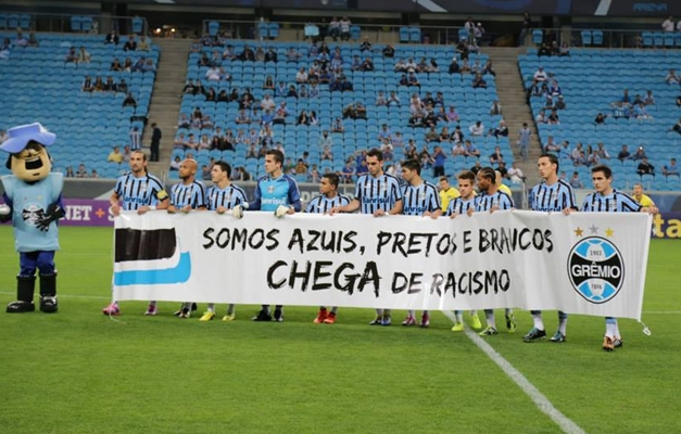 Após ofensas racistas, Grêmio suspende torcida organizada