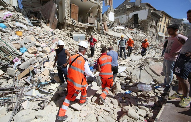 Após terremoto, número de mortos na Itália chega a 281