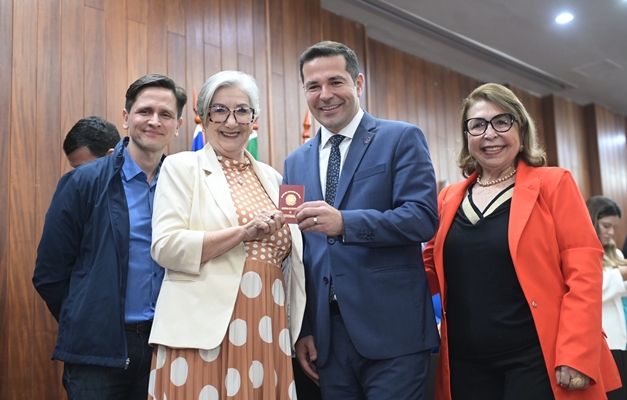 Aposentada de 70 anos conquista carteira de advogada em Goiânia