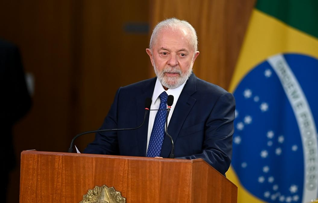 Aprovação e desaprovação de Lula empatam após tarifaço de Trump, mostra pesquisa