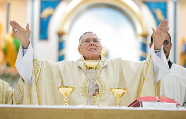 Arcebispo emérito de Goiânia, Dom Washington Cruz é internado em UTI
