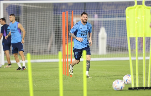 Argentina define futuro na Copa do Catar neste sábado (26/11)