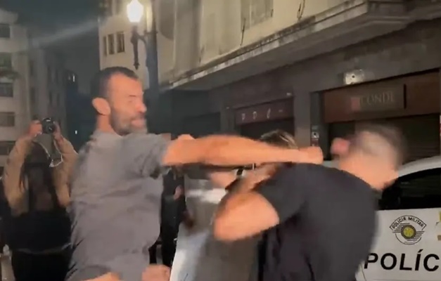Arthur do Val é agredido por manifestante no Guarujá
