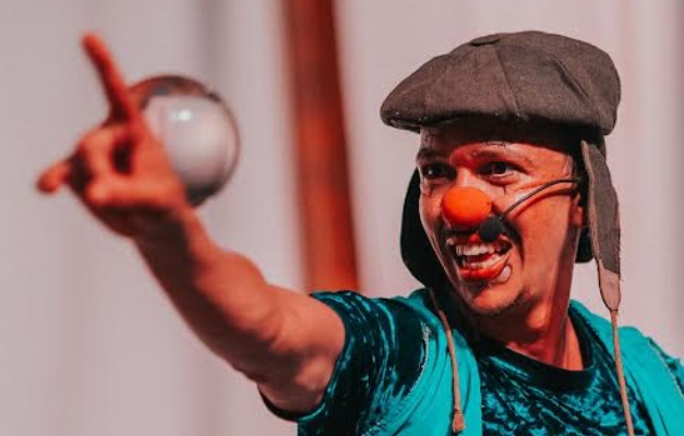 Artista Saracura do Brejo leva nova turnê circense a Anápolis e Pirenópolis