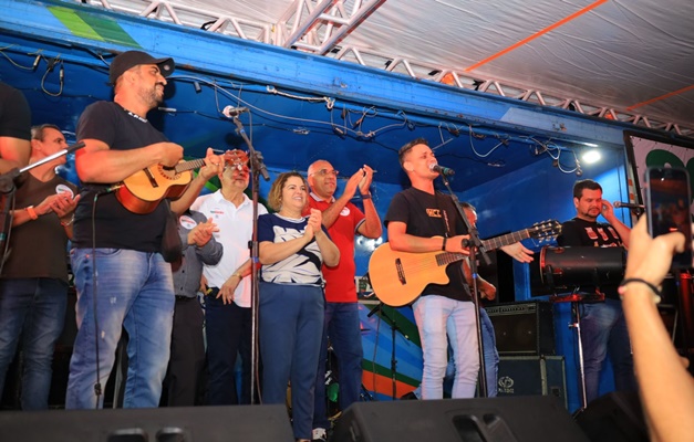 Artistas locais se apresentam em comemoração ao aniversário de Goiânia