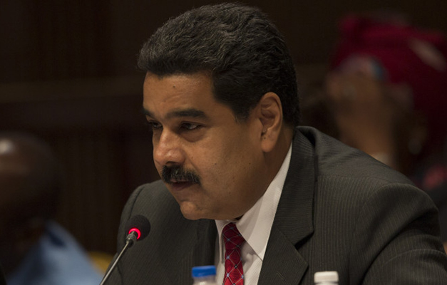 Às vésperas de greve geral na Venezuela, Maduro eleva salário mínimo em 40%