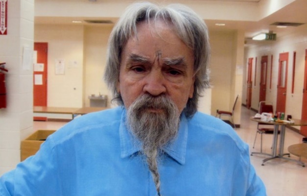 Assassino em série, Charles Manson morre aos 83 anos na Califórnia