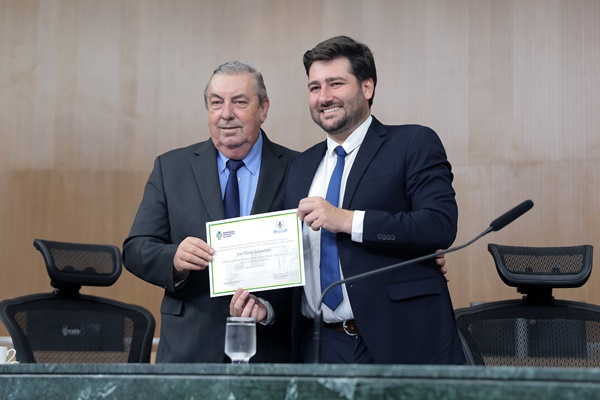 Assembleia Legislativa homenageia os 30 anos do Senar Goiás