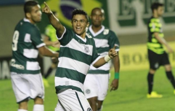 Atacante Erik, do Goiás, é eleito a revelação do Campeonato Brasileiro