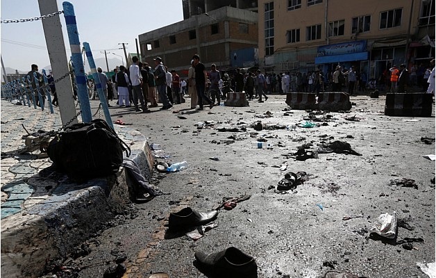 Ataque de homens-bomba deixa ao menos 80 mortos no Afeganistão